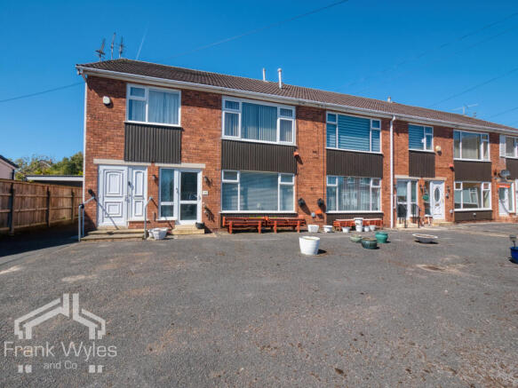 1 bed property, in Settle Court, £50,000