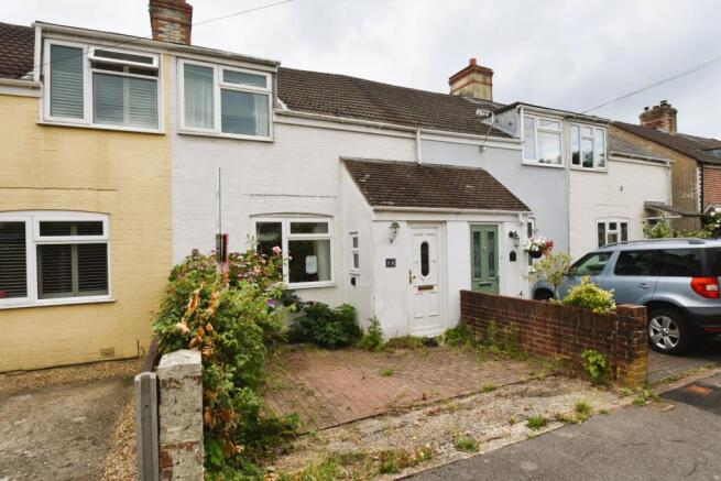 2 bed property, in Derlyn Road, £220,000