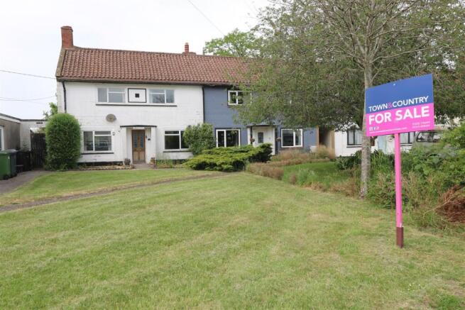 3 bed property, in Arnold Noad Corner, £190,000