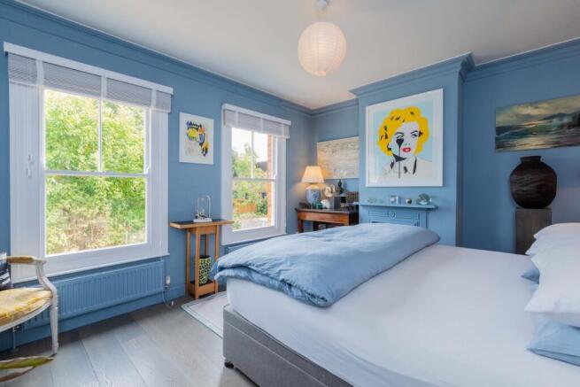 2 bed property, in Penyston Road, £599,950
