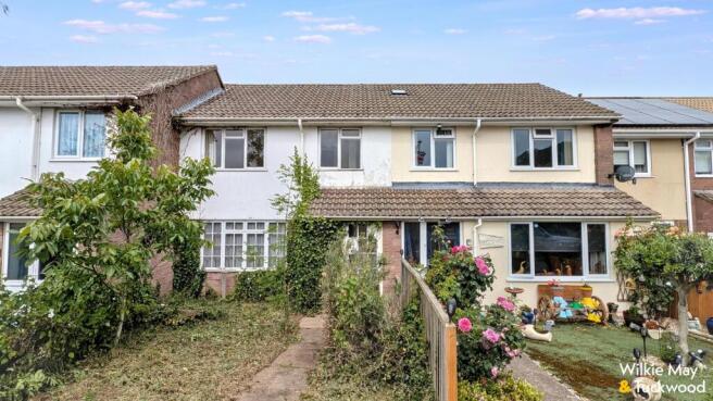 3 bed property, in Castle Mead, £175,000
