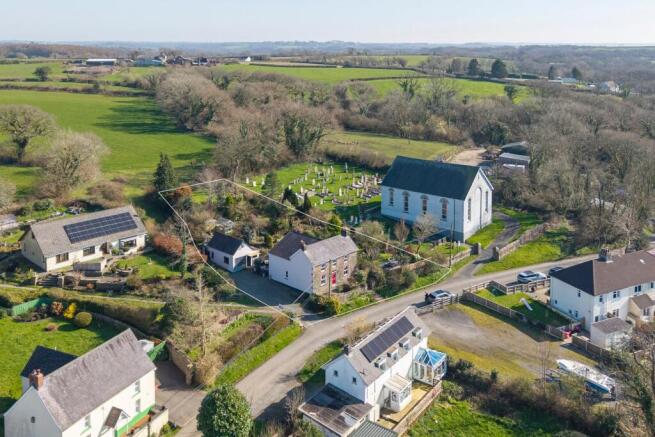 4 bed property, in Martletwy, £375,000