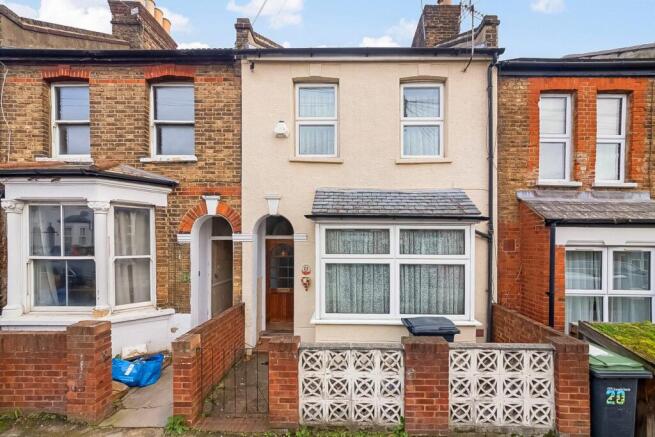 3 bed property, in Larkbere Road, £500,000
