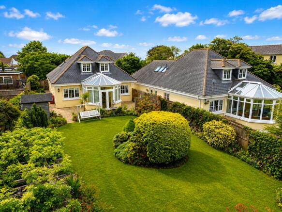 4 bed property, in Brockhurst Park, £550,000