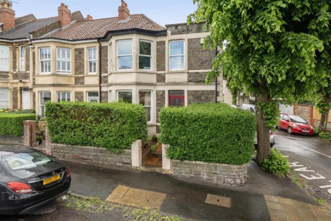 3 bed property, in Greenmore Road, £475,000