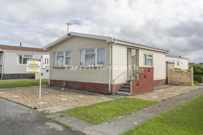 2 bed property, in West Shore Park, £65,500