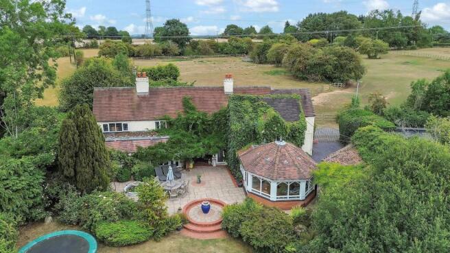 5 bed property, in Nurton Hill Road, £1,150,000