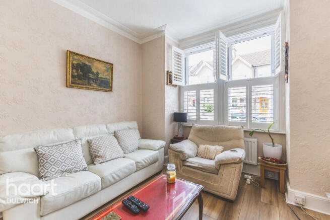 2 bed property, in Playfield Crescent, £885,000
