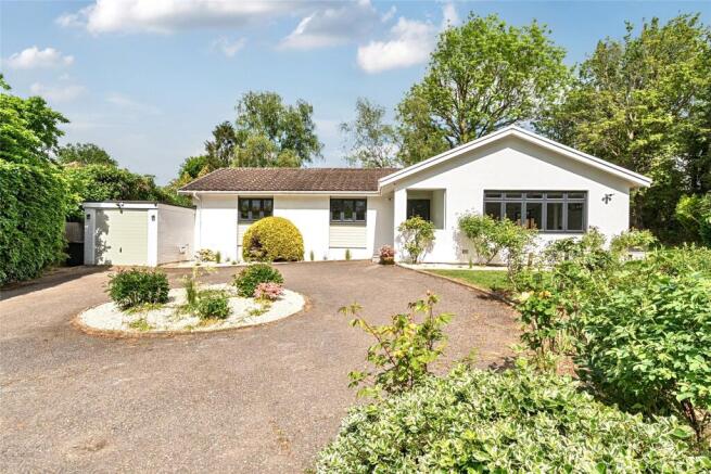 3 bed property, in Send, £897,000