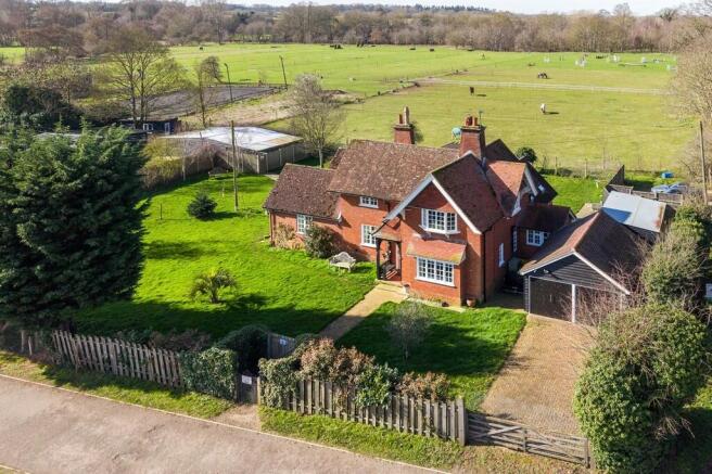 4 bed property, in Hacheston, £825,000