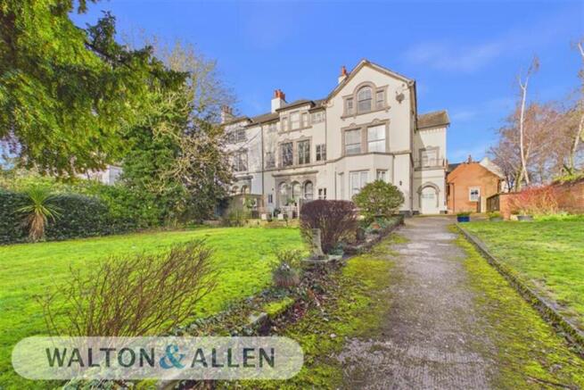 1 bed property, in Pelham Crescent, £160,000