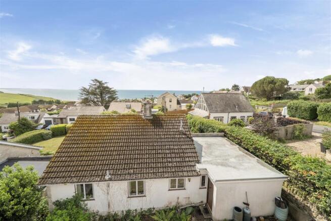 2 bed property, in Gardenside, £450,000
