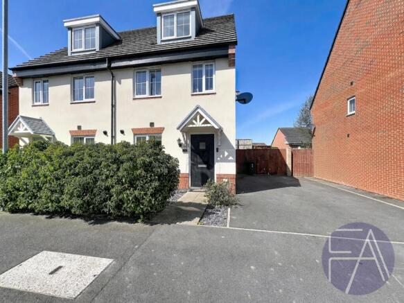 3 bed property, in Glovers Way, £280,000