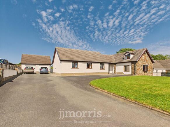 4 bed property, in Bro Deirian, £445,000