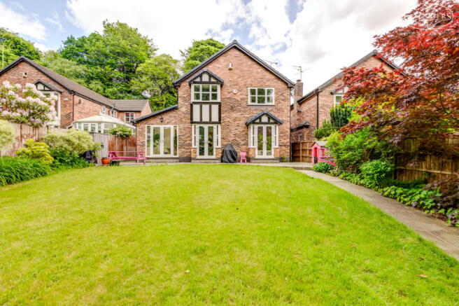 4 bed property, in Holly Dene Drive, £637,000