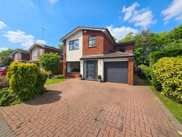 4 bed property, in Gleneagles Road, £595,000
