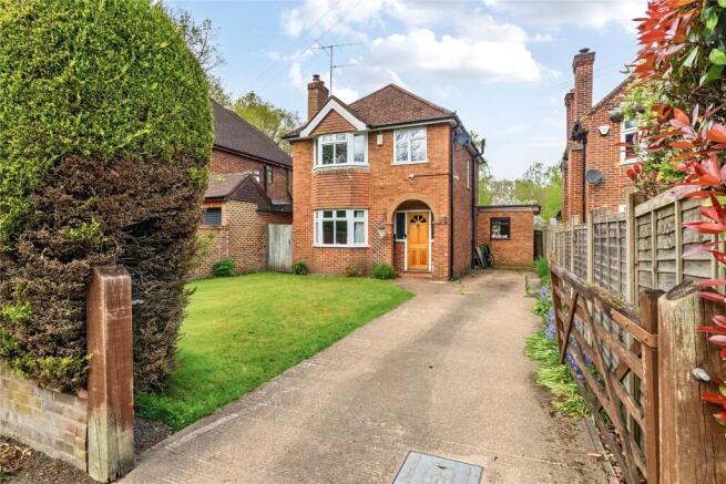 3 bed property, in Westfield, £700,000