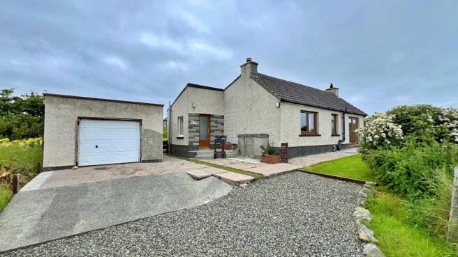 3 bed property, in North End Cottage, £180,000
