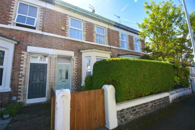 3 bed property, in Ball Avenue, £200,000