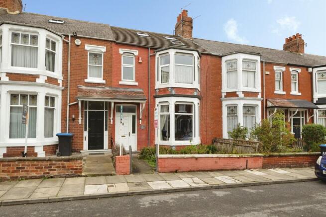 5 bed property, in Barker Road, £230,000