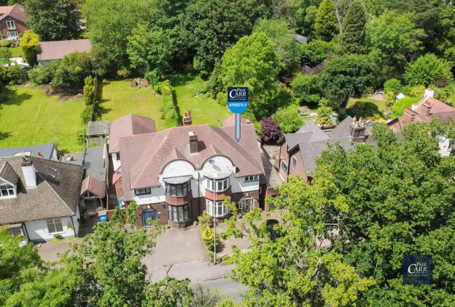4 bed property, in Thornhill Road, £500,000