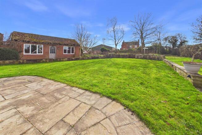 5 bed property, in The Green, £595,995
