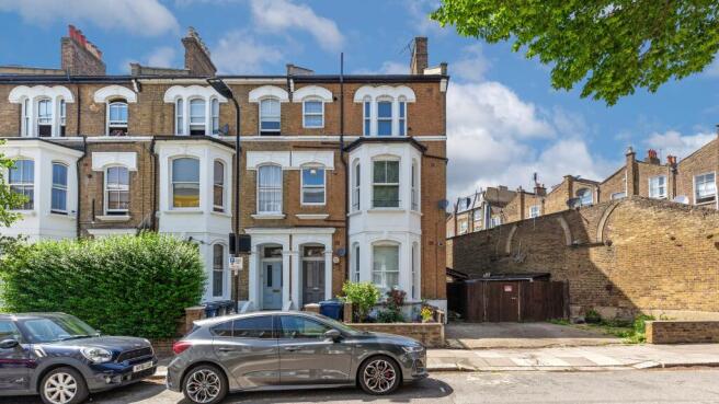 1 bed property, in Flat 3, £220,000