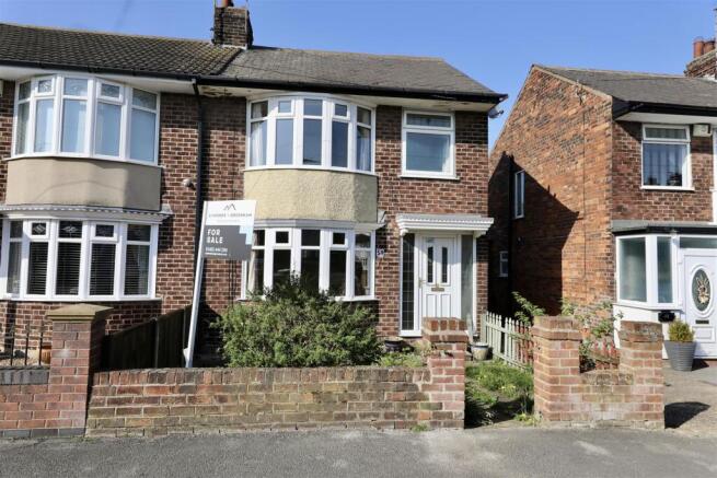 3 bed property, in Strathmore Avenue, £160,000