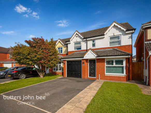 4 bed property, in Wood Common Grange, £400,000
