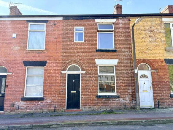 2 bed property, in Coop Street, £117,000