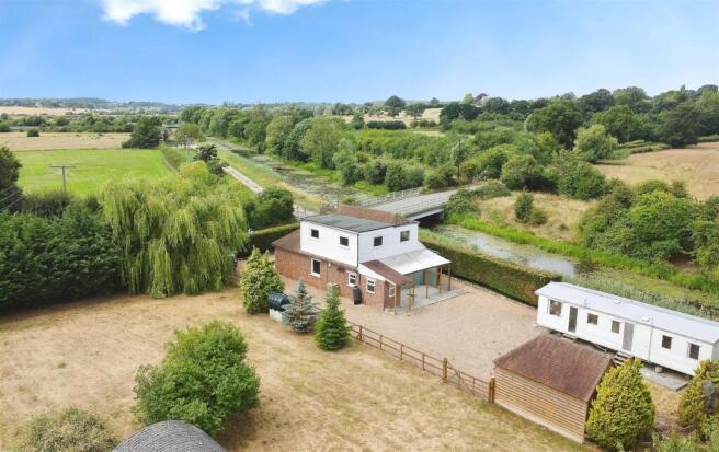 4 bed property, in Church Road, £750,000