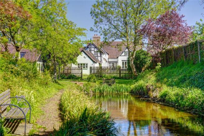 5 bed property, in Kington, £800,000