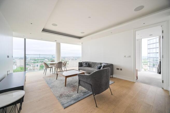 2 bed property, in Carrara Tower, £925,000