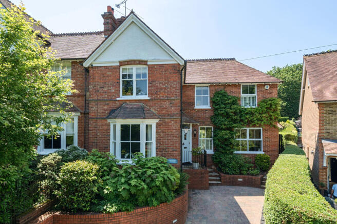 4 bed property, in Little Common Lane, £850,000
