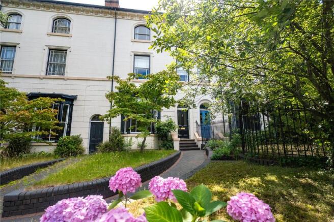 5 bed property, in Alcester Road, £599,950