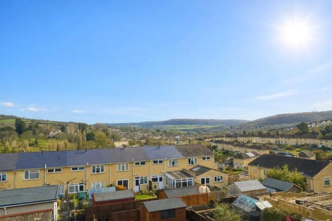 3 bed property, in Wiltshire Way, £399,000