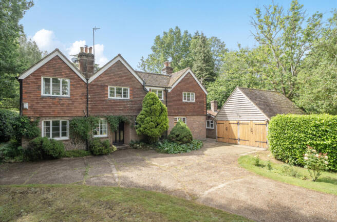 5 bed property, in New England Lane, £800,000