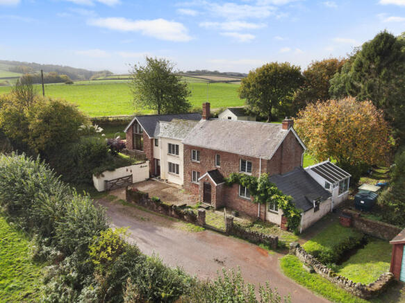 6 bed property, in Escott, £700,000