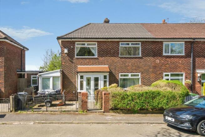 2 bed property, in Ribchester Grove, £115,000