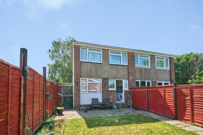 3 bed property, in Perowne Way, £225,000
