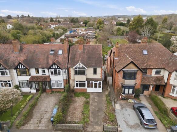 4 bed property, in Evesham Road, £350,000