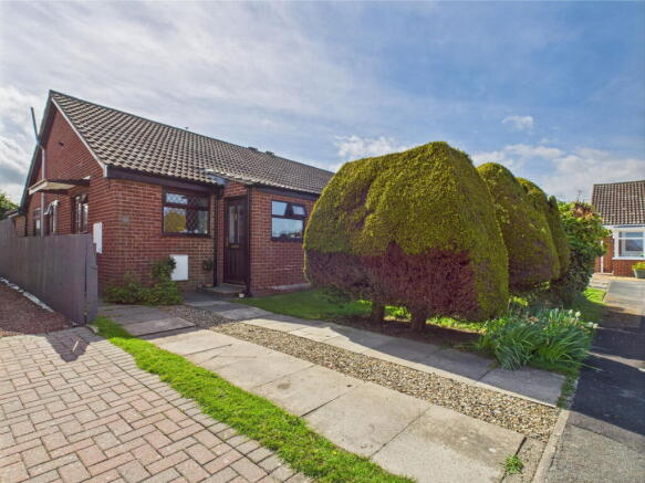 3 bed property, in Heather Drive, £275,000