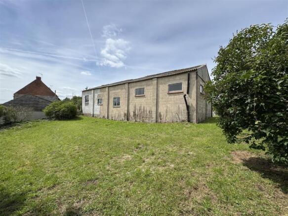 3 bed property, in Stathe, £100,000
