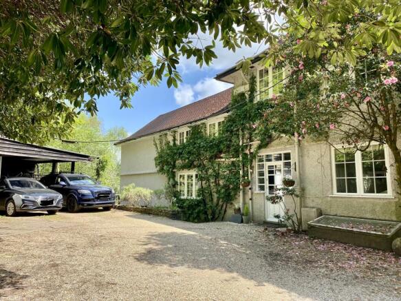 6 bed property, in Polecat Hill/Lion Lane, £1,185,000
