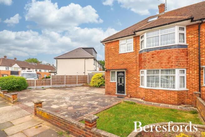 3 bed property, in Heron Way, £550,000