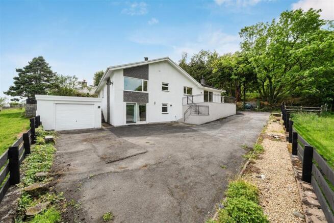 6 bed property, in Forest Road, £480,000