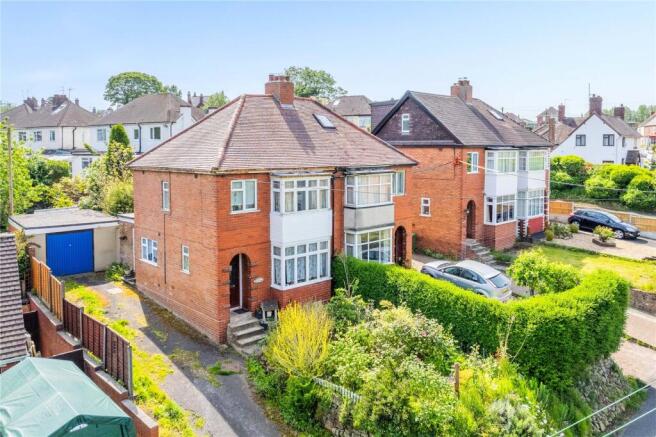 3 bed property, in Sunnyside Road, £190,000
