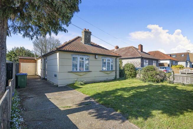 2 bed property, in Arbuthnot Lane, £450,000