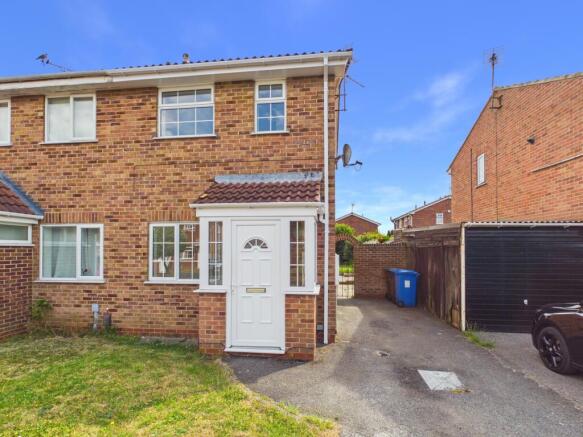 2 bed property, in Simcoe Leys, £195,000