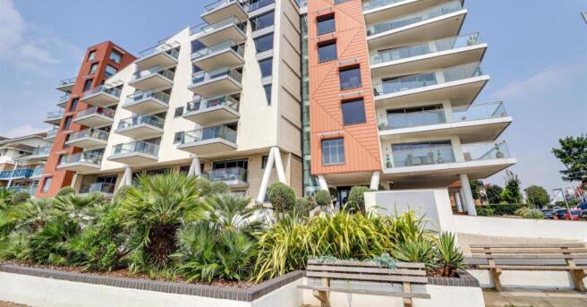 1 bed property, in S2 The Shore, £385,000